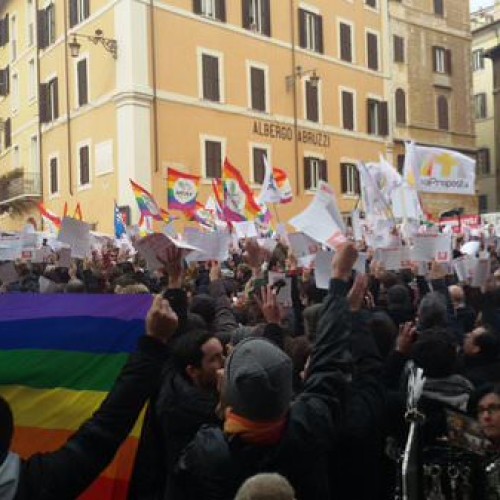 Unioni civili, migliaia in piazza per Svegliati Italia #svegliatItalia